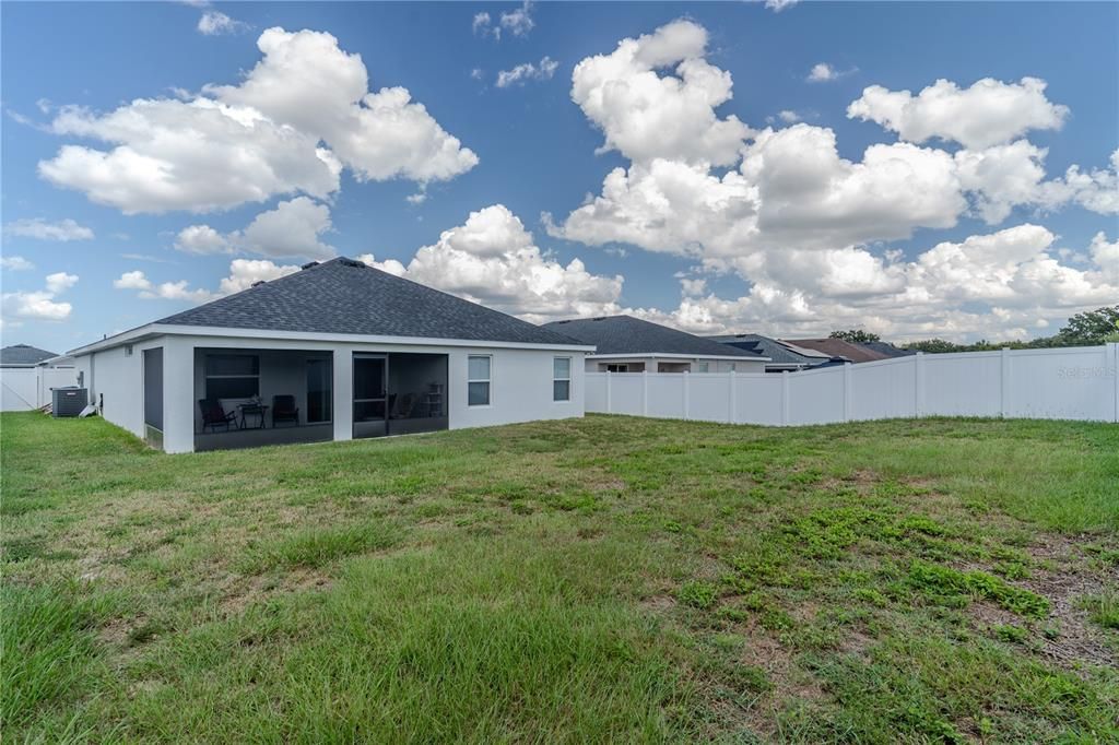 合同活跃: $355,000 (3 贝兹, 2 浴室, 2004 平方英尺)