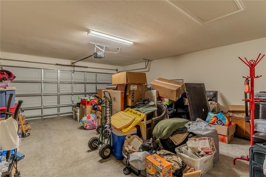 合同活跃: $355,000 (3 贝兹, 2 浴室, 2004 平方英尺)