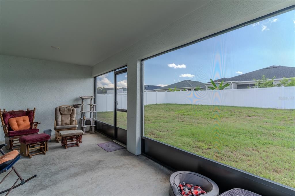 合同活跃: $355,000 (3 贝兹, 2 浴室, 2004 平方英尺)