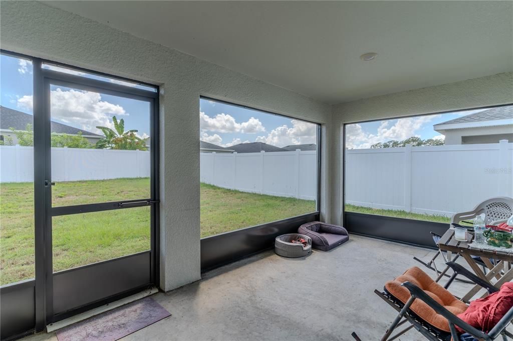 合同活跃: $355,000 (3 贝兹, 2 浴室, 2004 平方英尺)