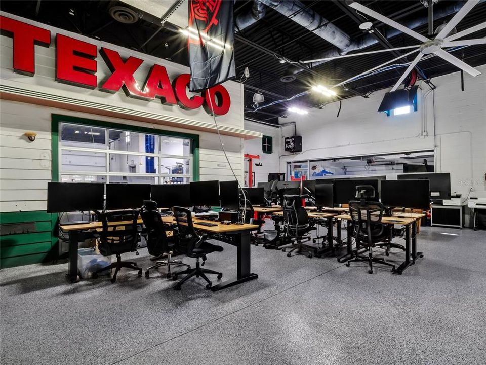 For Sale: $2,500,000 (4 beds, 4 baths, 12842 Square Feet)