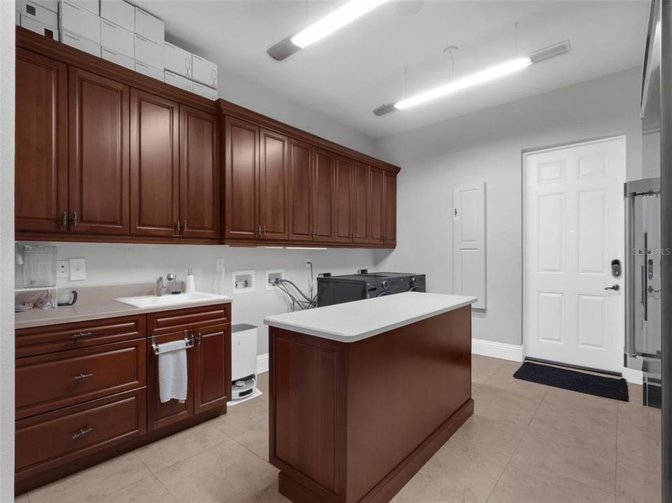 For Sale: $2,500,000 (4 beds, 4 baths, 12842 Square Feet)