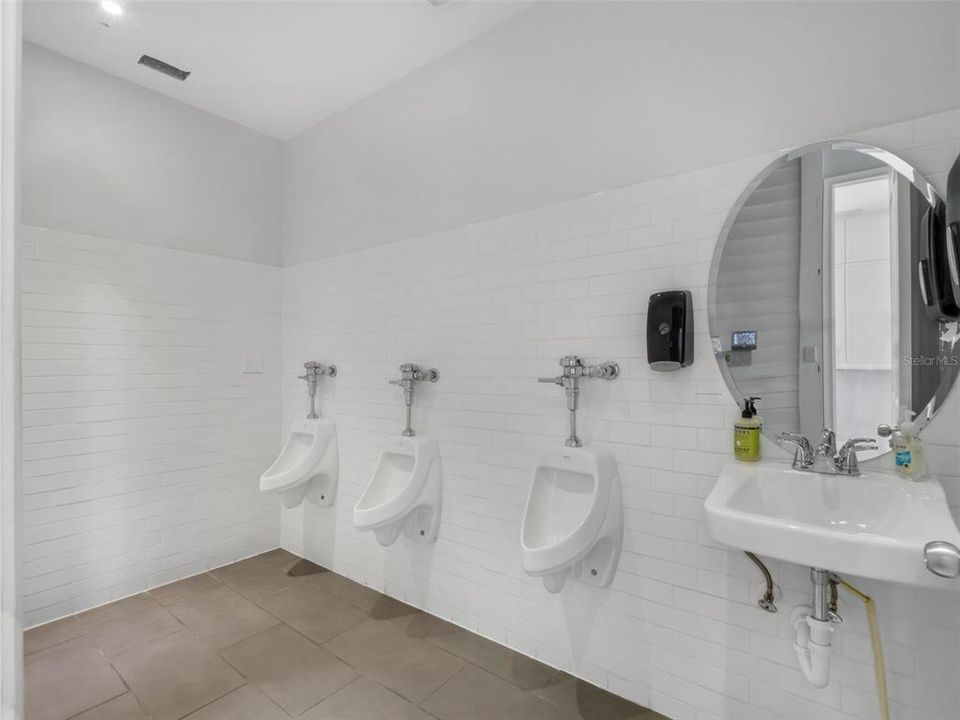 For Sale: $2,500,000 (4 beds, 4 baths, 12842 Square Feet)