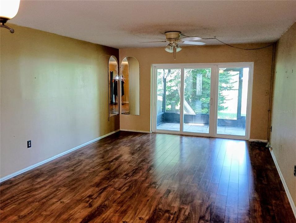 Active With Contract: $159,000 (2 beds, 2 baths, 1197 Square Feet)