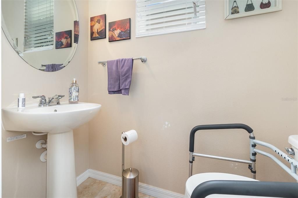 На продажу: $308,000 (3 спален, 2 ванн, 2075 Квадратных фут)