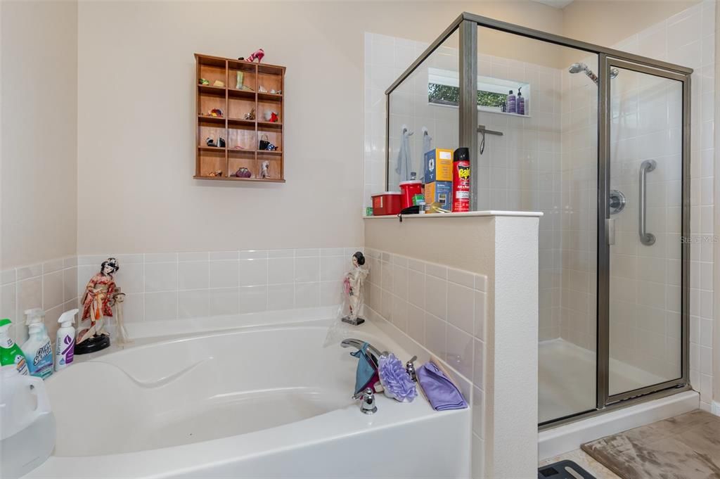 На продажу: $308,000 (3 спален, 2 ванн, 2075 Квадратных фут)