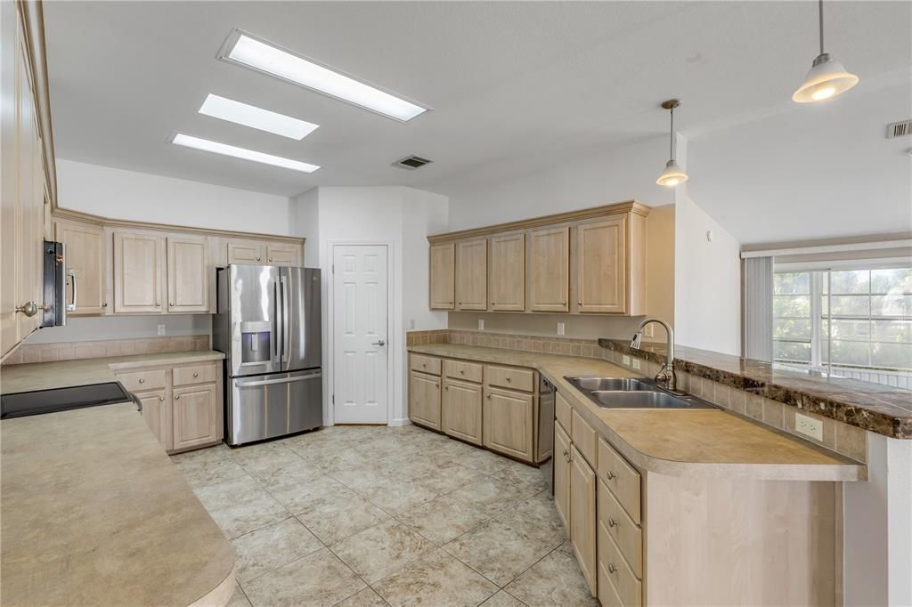 En Venta: $564,900 (3 camas, 2 baños, 1826 Pies cuadrados)