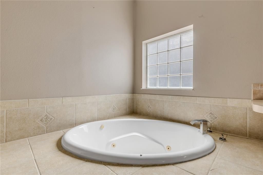 En Venta: $564,900 (3 camas, 2 baños, 1826 Pies cuadrados)