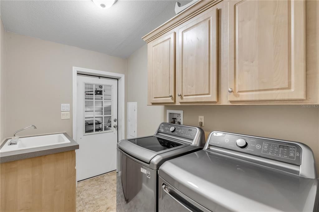 En Venta: $564,900 (3 camas, 2 baños, 1826 Pies cuadrados)