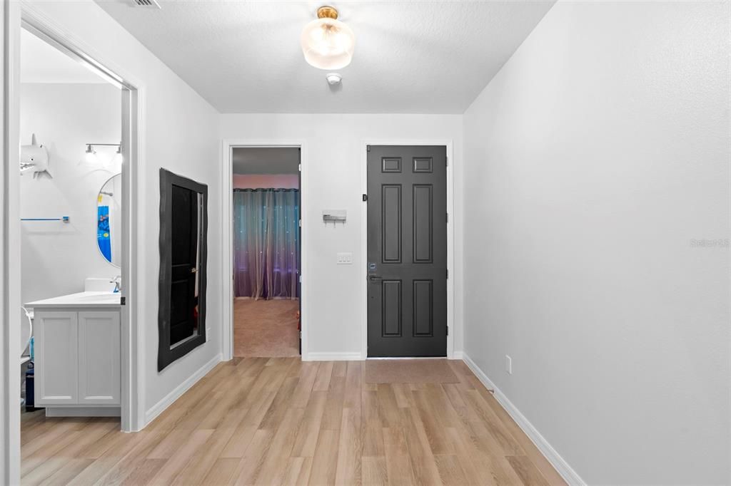 Под контрактом: $410,000 (4 спален, 2 ванн, 1890 Квадратных фут)