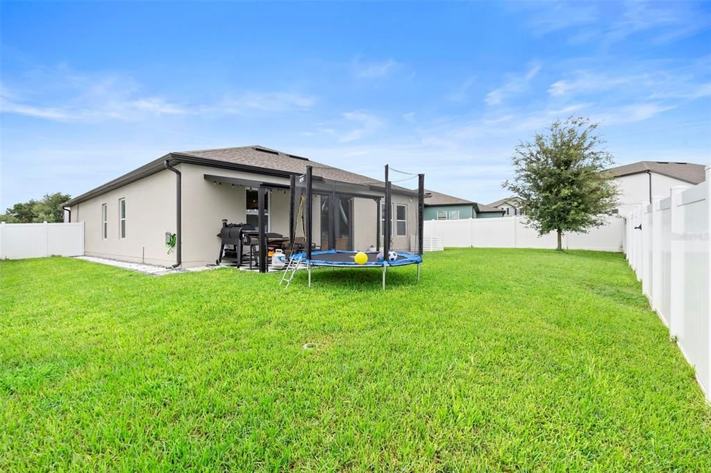 Под контрактом: $410,000 (4 спален, 2 ванн, 1890 Квадратных фут)