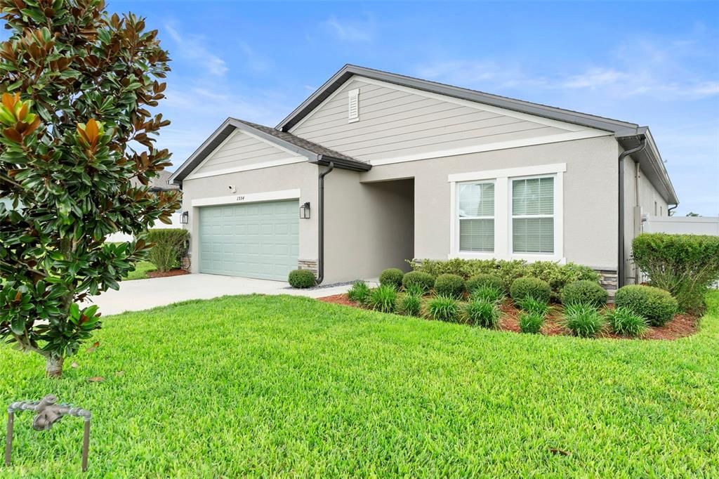 Под контрактом: $410,000 (4 спален, 2 ванн, 1890 Квадратных фут)