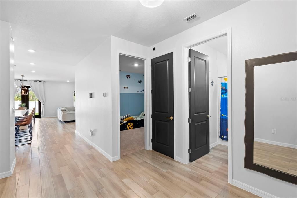 Под контрактом: $410,000 (4 спален, 2 ванн, 1890 Квадратных фут)