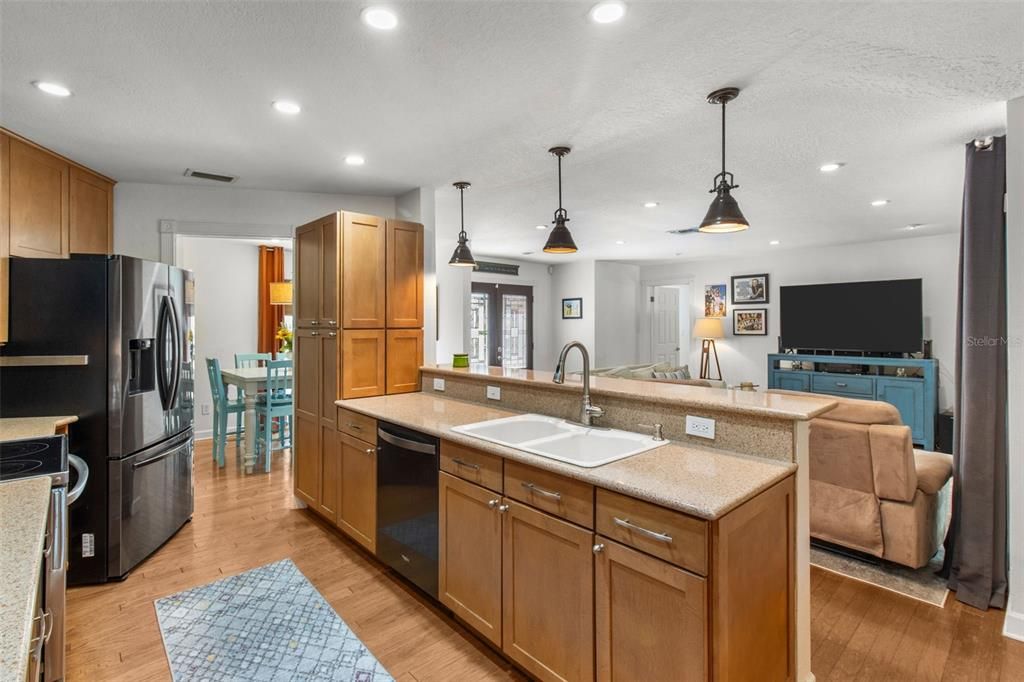 Active With Contract: $595,000 (3 beds, 2 baths, 1780 Square Feet)