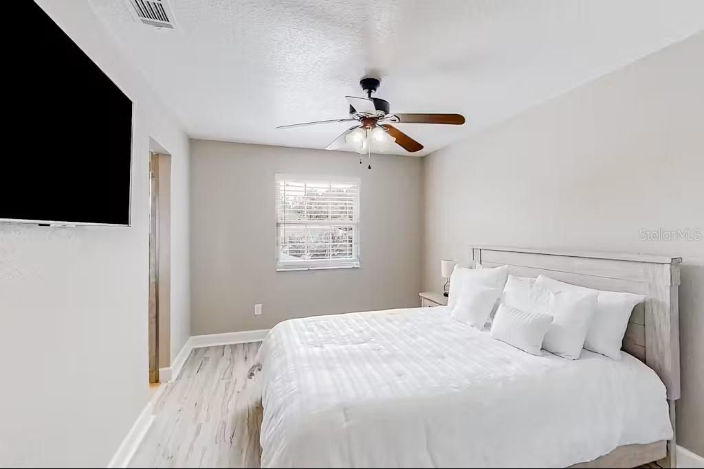 出租: $3,899 (5 贝兹, 4 浴室, 3328 平方英尺)