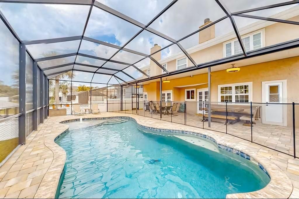 出租: $3,899 (5 贝兹, 4 浴室, 3328 平方英尺)