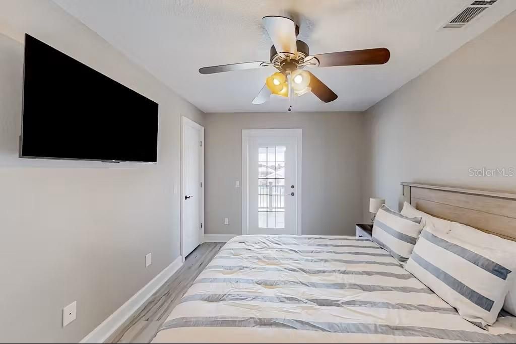 出租: $3,899 (5 贝兹, 4 浴室, 3328 平方英尺)