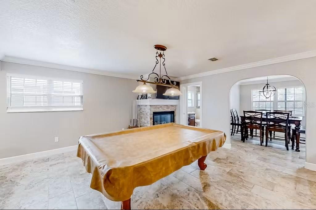 出租: $3,899 (5 贝兹, 4 浴室, 3328 平方英尺)