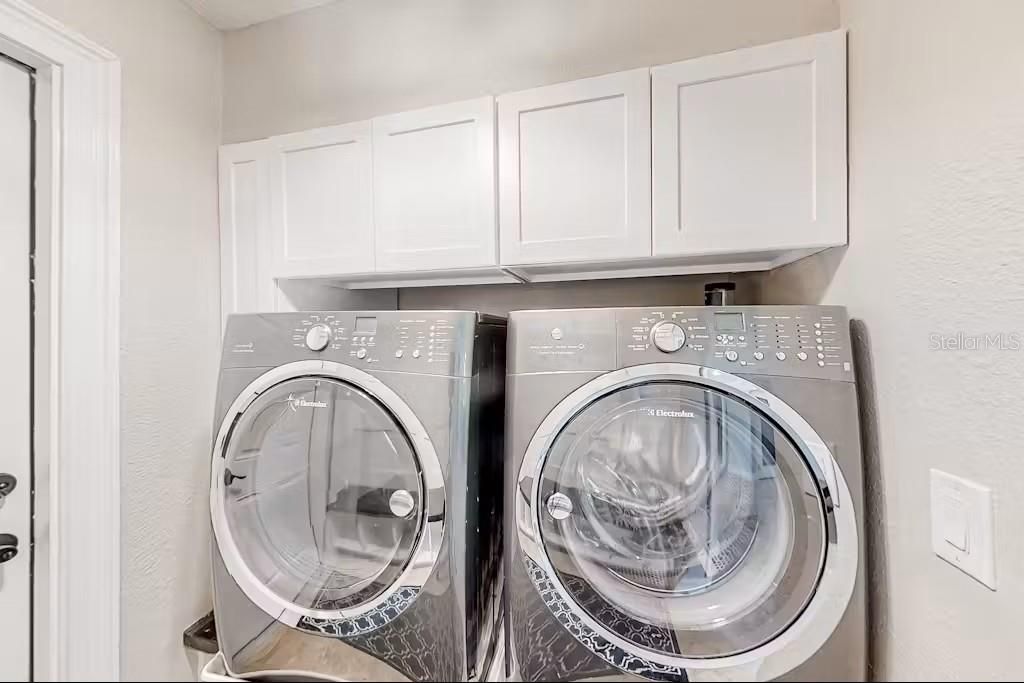 出租: $3,899 (5 贝兹, 4 浴室, 3328 平方英尺)