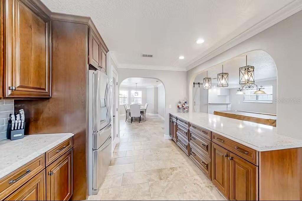 出租: $3,899 (5 贝兹, 4 浴室, 3328 平方英尺)