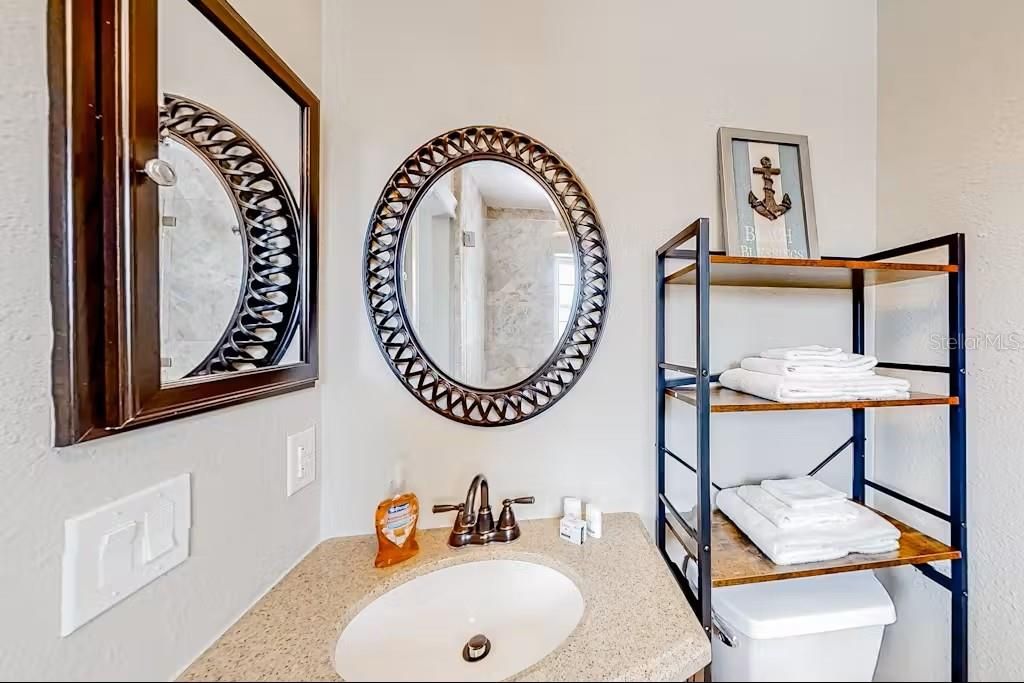 出租: $3,899 (5 贝兹, 4 浴室, 3328 平方英尺)