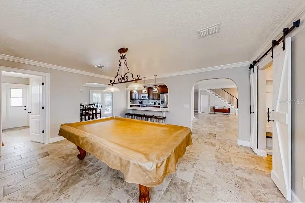 出租: $3,899 (5 贝兹, 4 浴室, 3328 平方英尺)