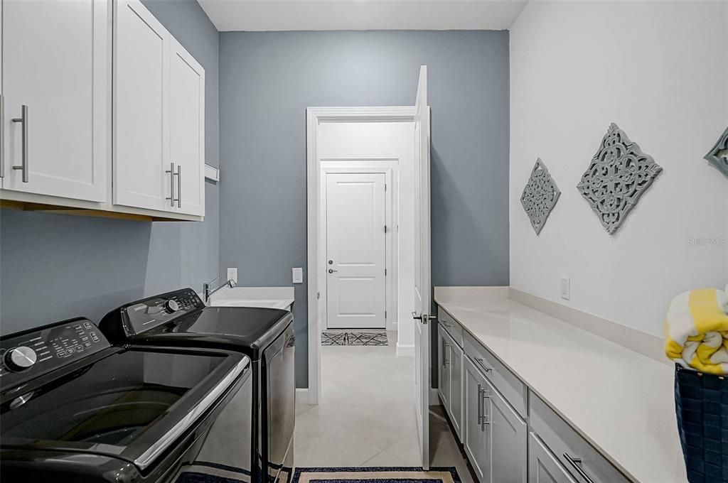 For Sale: $1,550,000 (3 beds, 3 baths, 3028 Square Feet)