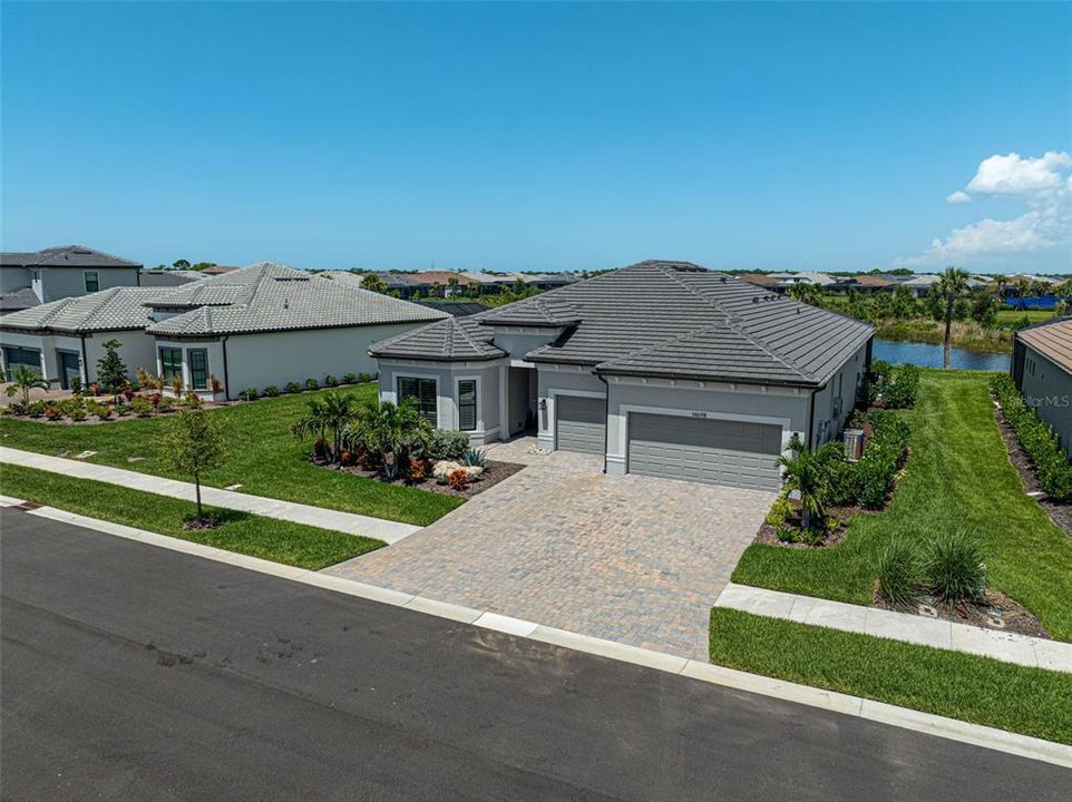 For Sale: $1,550,000 (3 beds, 3 baths, 3028 Square Feet)