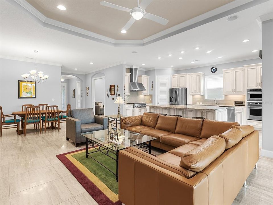 Под контрактом: $1,199,000 (3 спален, 3 ванн, 2340 Квадратных фут)