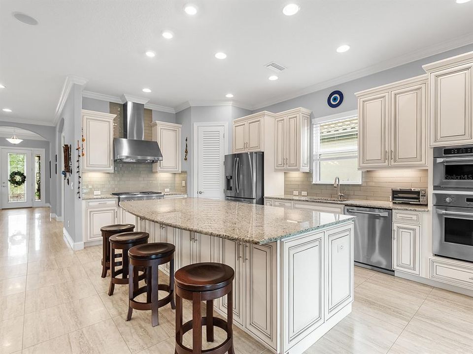 Под контрактом: $1,199,000 (3 спален, 3 ванн, 2340 Квадратных фут)