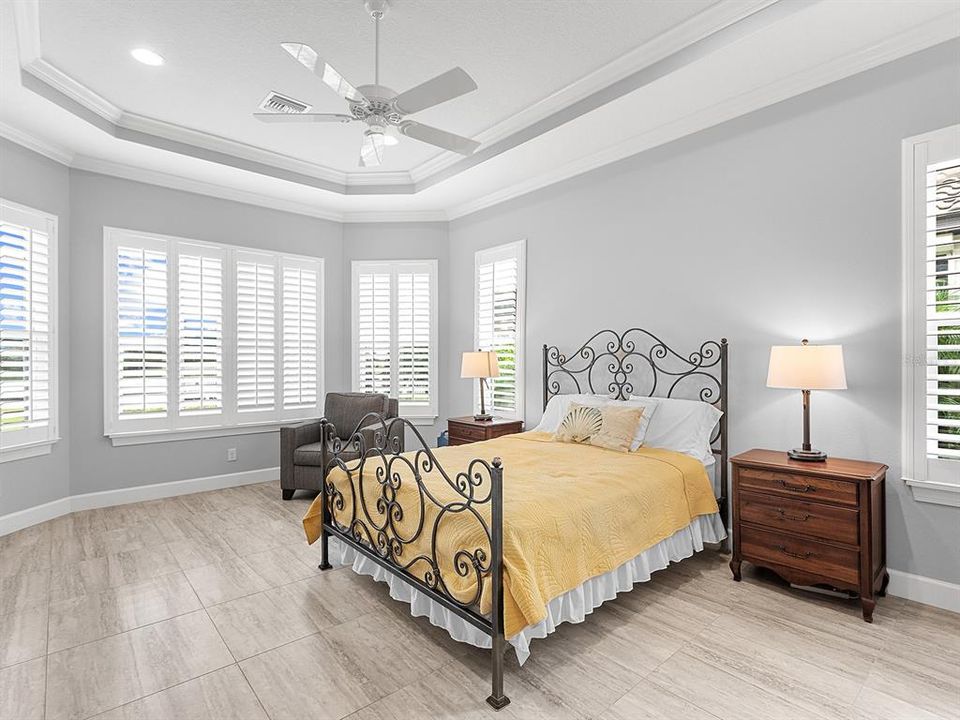 Под контрактом: $1,199,000 (3 спален, 3 ванн, 2340 Квадратных фут)