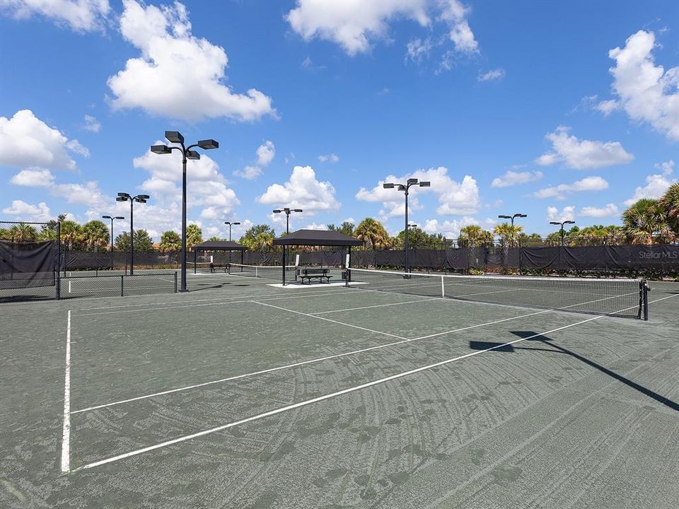 Под контрактом: $1,199,000 (3 спален, 3 ванн, 2340 Квадратных фут)