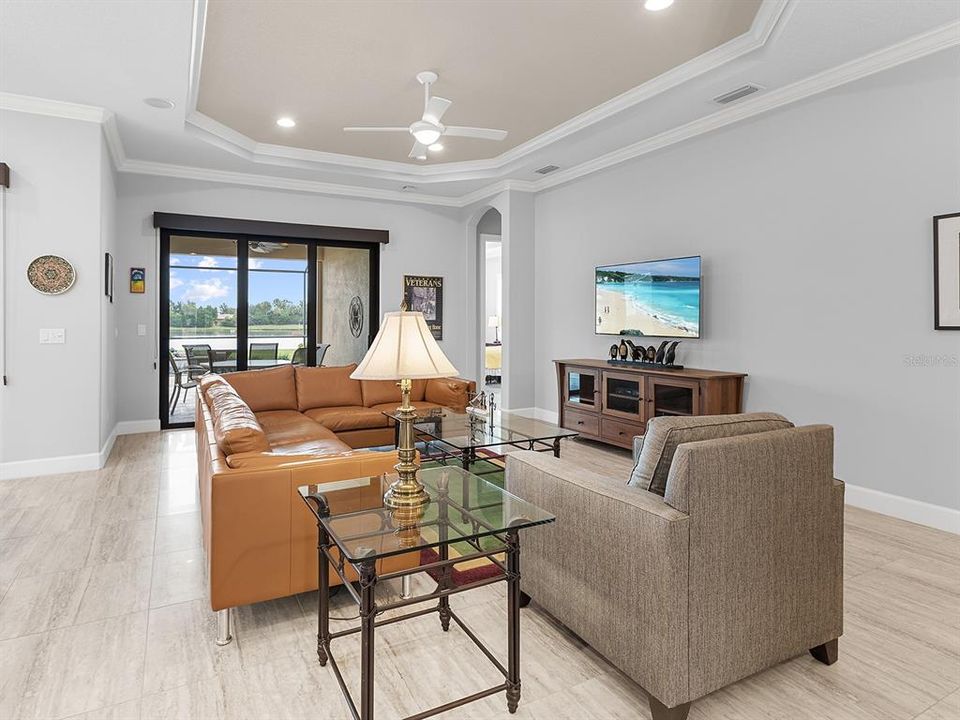 Под контрактом: $1,199,000 (3 спален, 3 ванн, 2340 Квадратных фут)