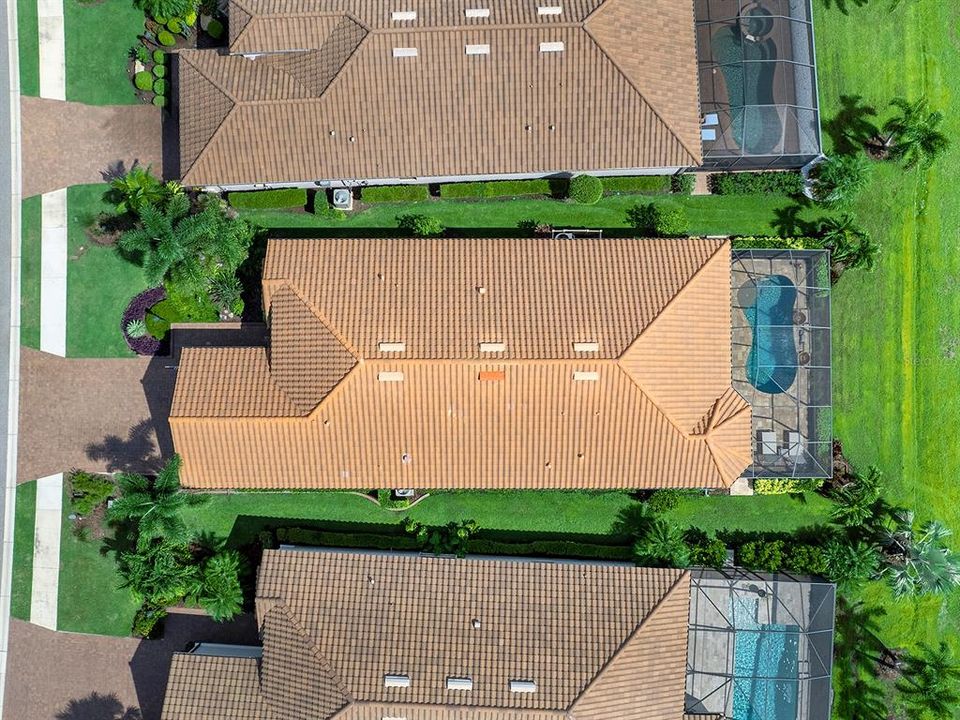 Под контрактом: $1,199,000 (3 спален, 3 ванн, 2340 Квадратных фут)