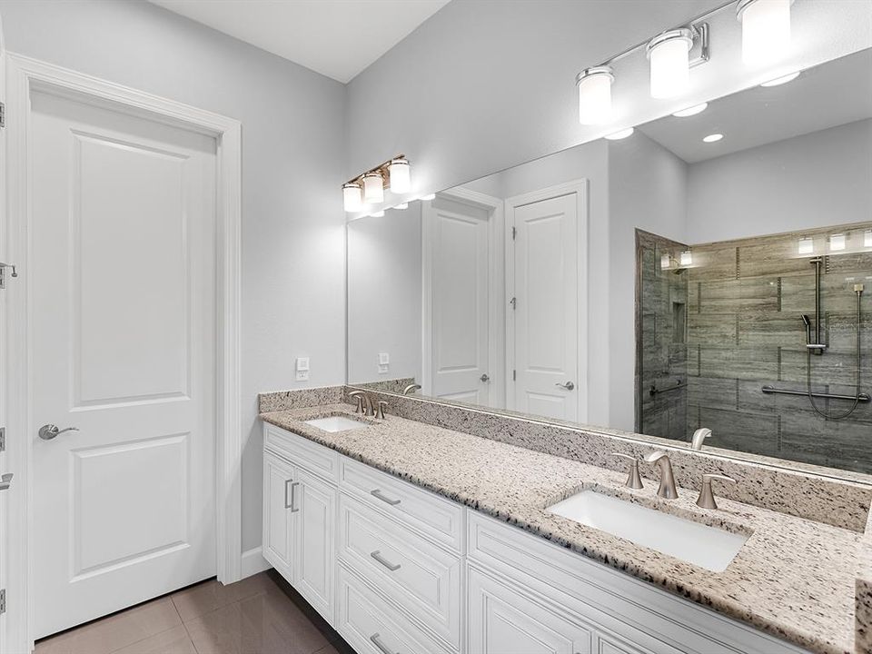 Под контрактом: $1,199,000 (3 спален, 3 ванн, 2340 Квадратных фут)