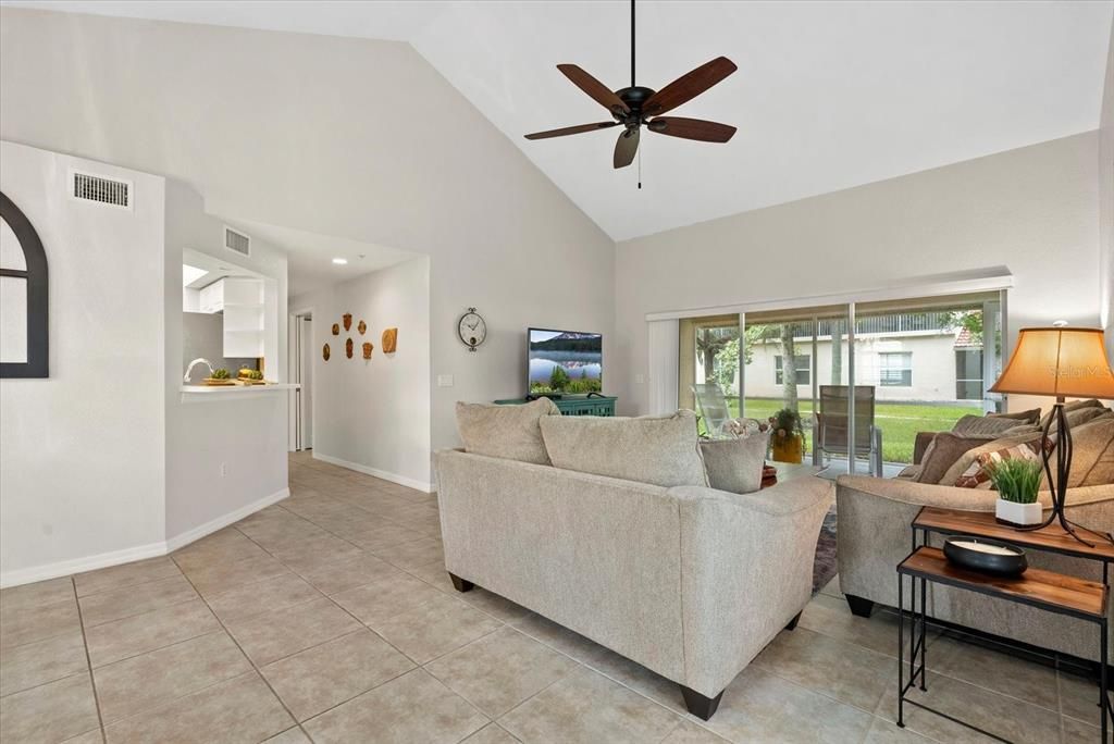Active With Contract: $249,000 (2 beds, 2 baths, 1352 Square Feet)