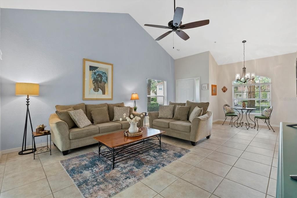 Active With Contract: $249,000 (2 beds, 2 baths, 1352 Square Feet)