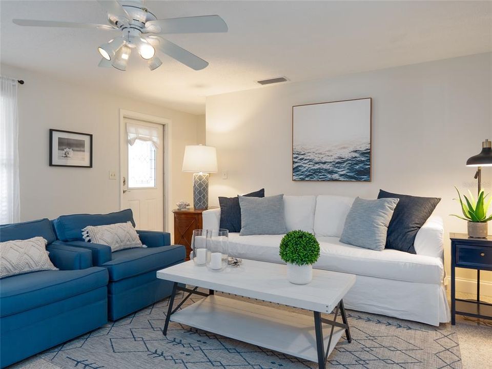 Под контрактом: $612,000 (2 спален, 2 ванн, 1013 Квадратных фут)