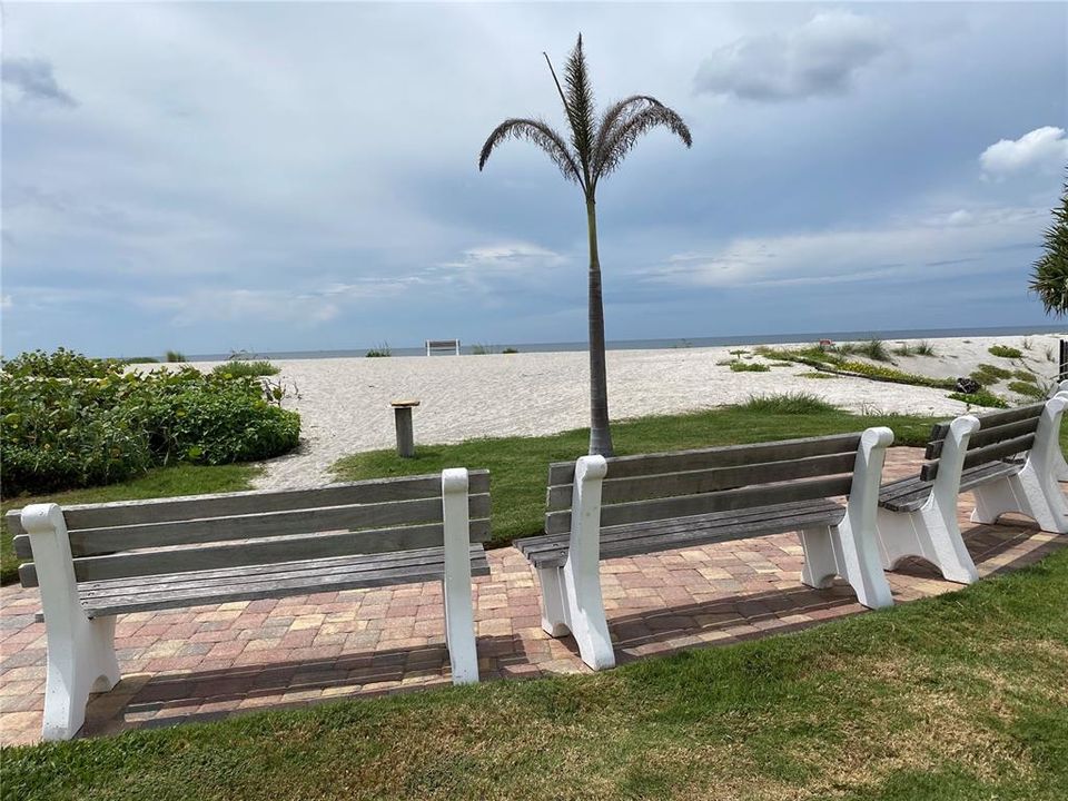 Под контрактом: $612,000 (2 спален, 2 ванн, 1013 Квадратных фут)