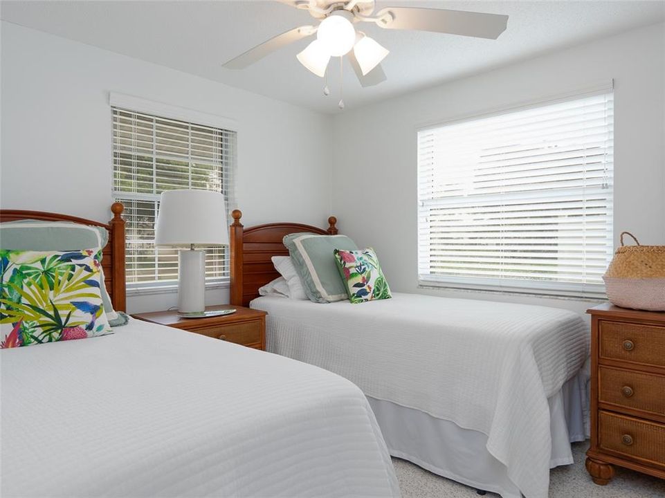 Под контрактом: $612,000 (2 спален, 2 ванн, 1013 Квадратных фут)