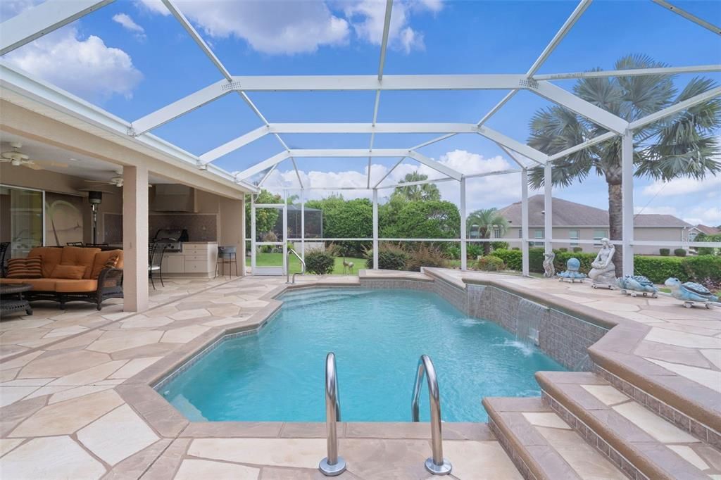 Active With Contract: $926,000 (3 beds, 2 baths, 2465 Square Feet)