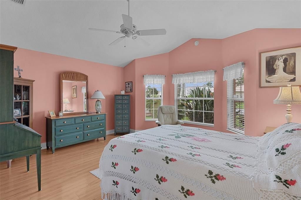 Active With Contract: $926,000 (3 beds, 2 baths, 2465 Square Feet)