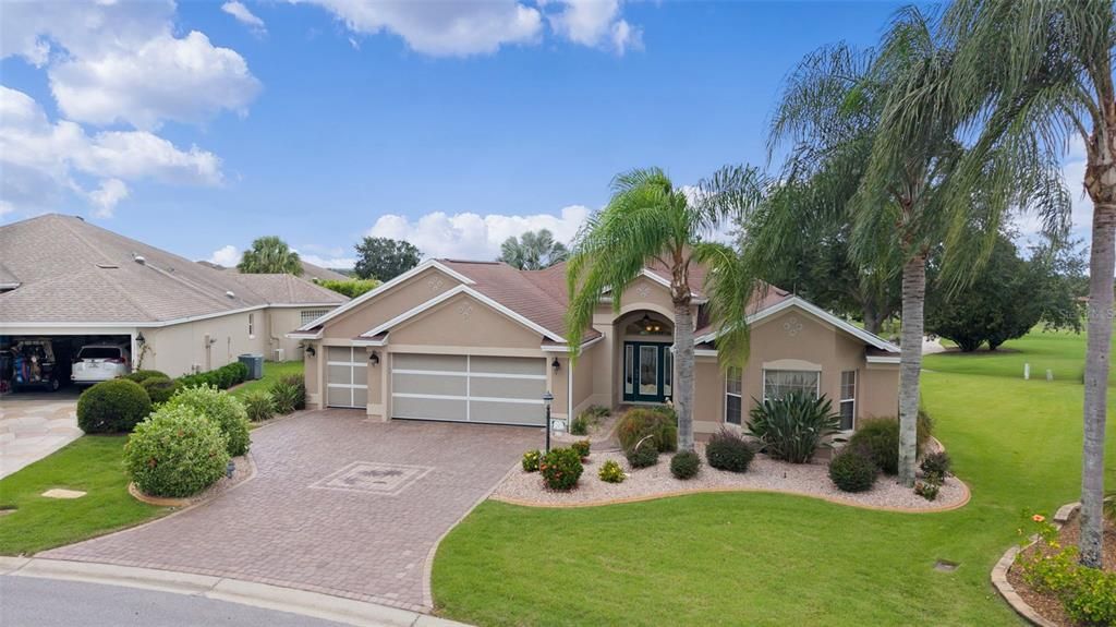 Active With Contract: $926,000 (3 beds, 2 baths, 2465 Square Feet)