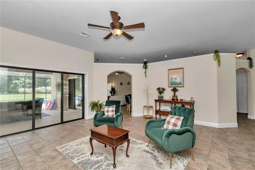 На продажу: $697,900 (3 спален, 2 ванн, 2607 Квадратных фут)