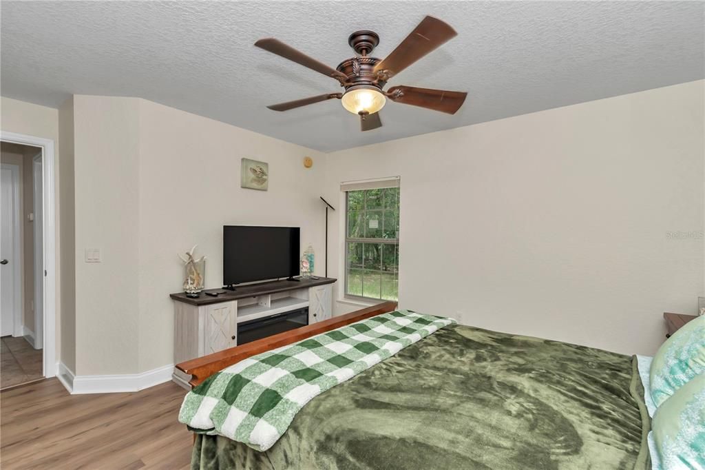 На продажу: $697,900 (3 спален, 2 ванн, 2607 Квадратных фут)