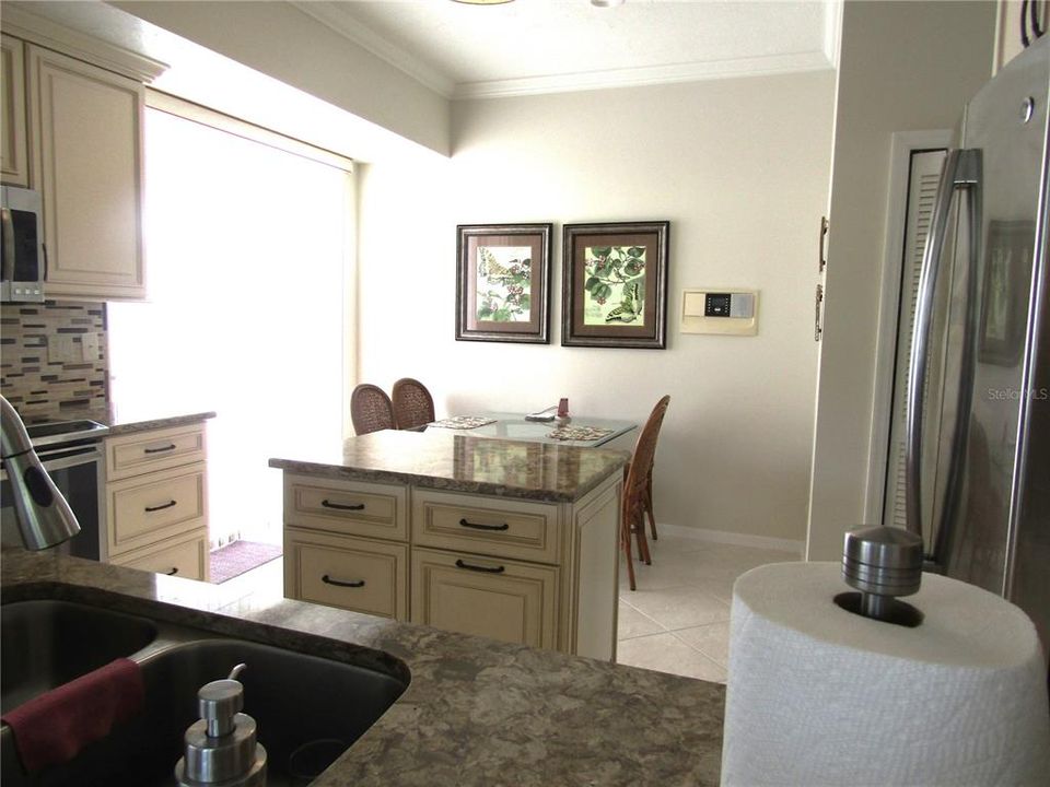 En Renta: $4,600 (2 camas, 2 baños, 1928 Pies cuadrados)