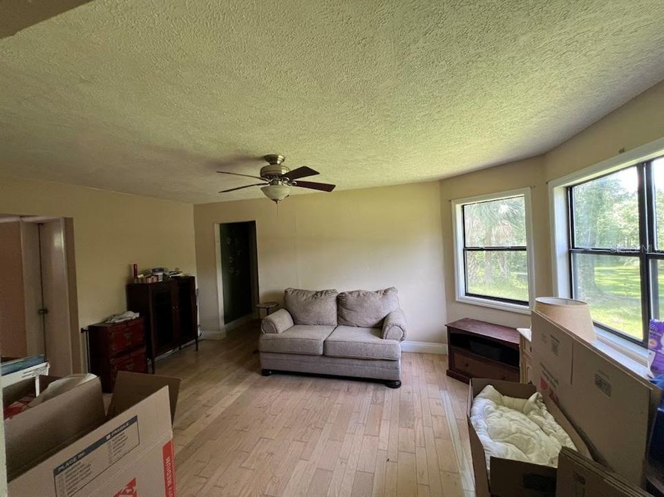 For Sale: $245,000 (4 beds, 2 baths, 2254 Square Feet)