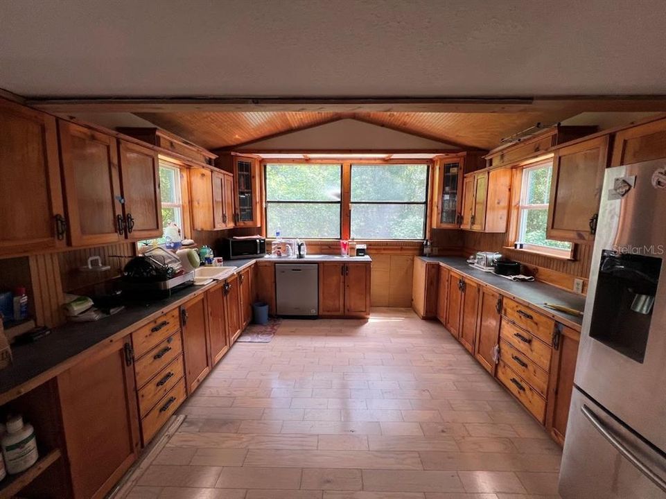 For Sale: $245,000 (4 beds, 2 baths, 2254 Square Feet)