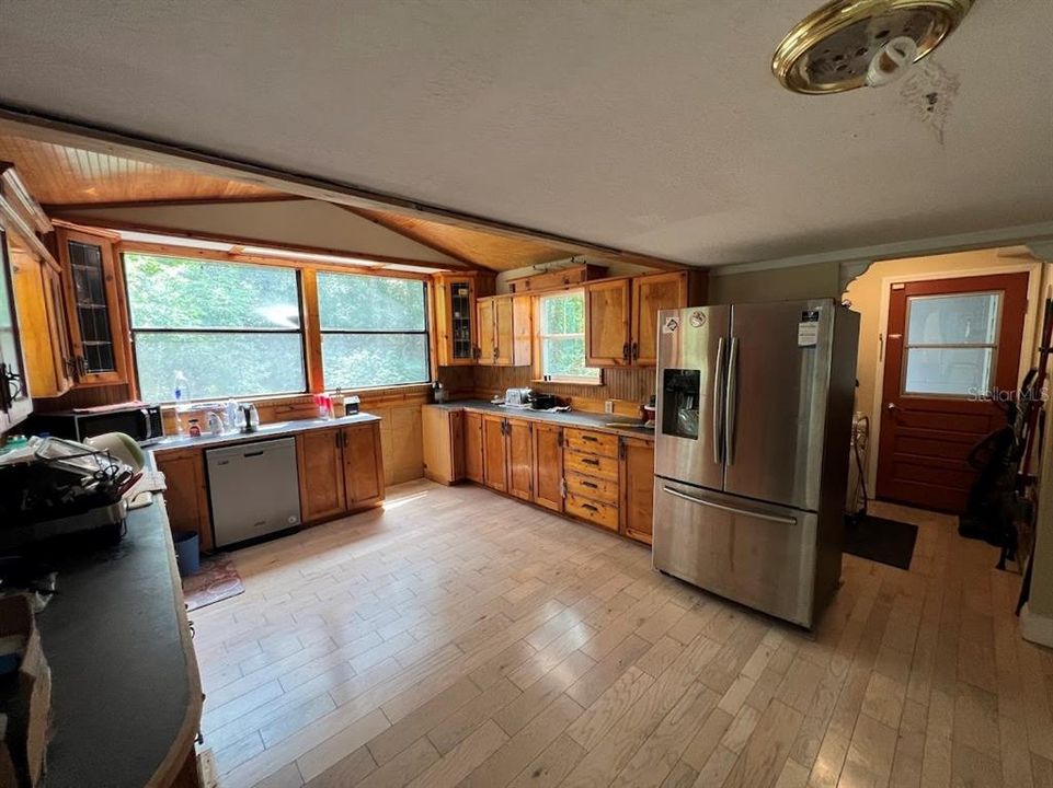 For Sale: $245,000 (4 beds, 2 baths, 2254 Square Feet)