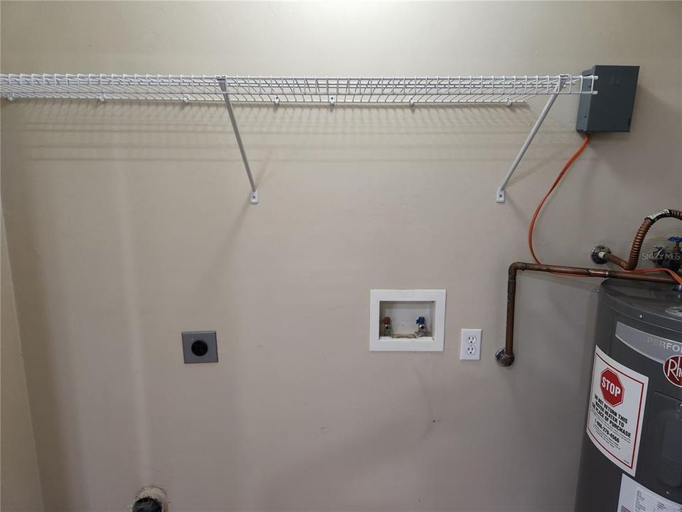 En Renta: $1,500 (3 camas, 3 baños, 1216 Pies cuadrados)